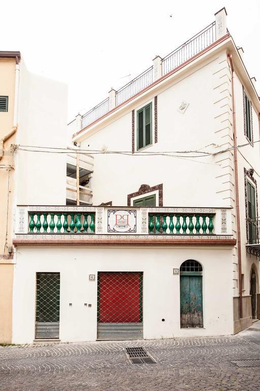 ホテル Palazzo Pagliaro サント・ステーファノ・ディ・カマストラ エクステリア 写真